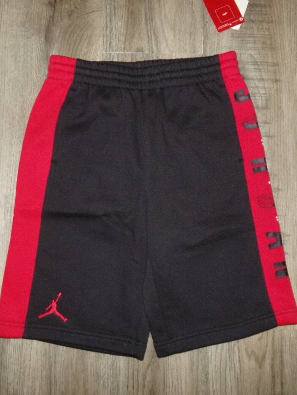 NWT BOYS AIR JORDAN JUMPMAN GRAPHIC SHORTS SZ M